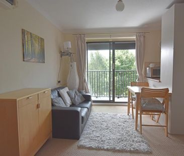 Studio to rent - Photo 2