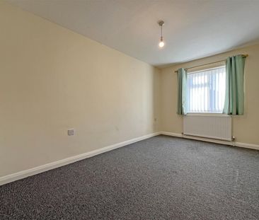 2 bedroom Semi-detached house to rent - Photo 5