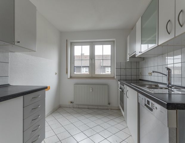 Schöne ca. 135 m² große 3-Zimmer-Maisonettewohnung mit Dachatelier und Westloggia in Garenfeld! - Photo 1