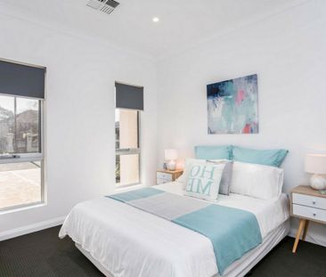 Spacious Modern Home - Photo 3
