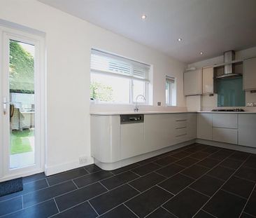 Lyndhurst Close, Wilmslow - Photo 5