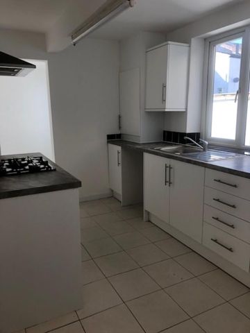 3 Bed End Terrace, Charlotte Road, CH44 - Photo 3