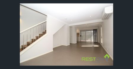 12 Regalia Crescent, Glenfield, NSW 2167 - Photo 3