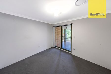 Sunny Two Bedroom With Ducted Air-conditioning On Parramatta CBD Fringe - Photo 3