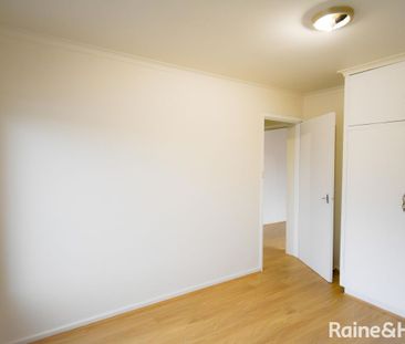 1-Bedroom Flat near Heart of Springvale! - Photo 6