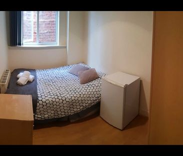 Room in a Shared House, Anson Road, NW2 - Photo 2