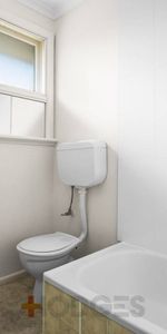 SPACIOUS | TWO BEDROOM | QUIET BLOCK - Photo 4