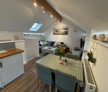 2 bedroom barn conversion to rent - Photo 1