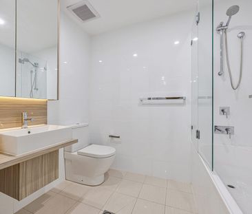 Parkside living with modern comfort - Photo 6