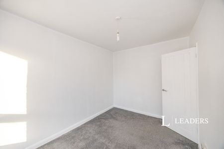 2 bedroom house to rent Walker Road, Portsmouth, Hampshire, PO2 - Photo 3