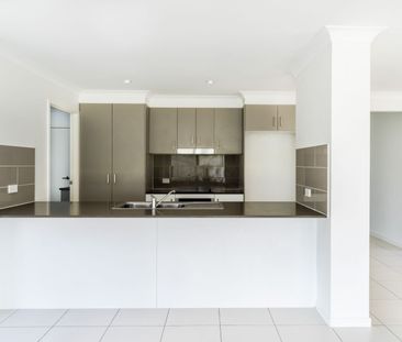 4 Bedroom Family Home located in Springfield Rise - Available Janua... - Photo 6