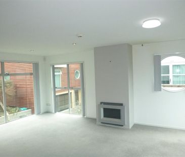 3 Bedroom Townhouse with Double Garage - Photo 2