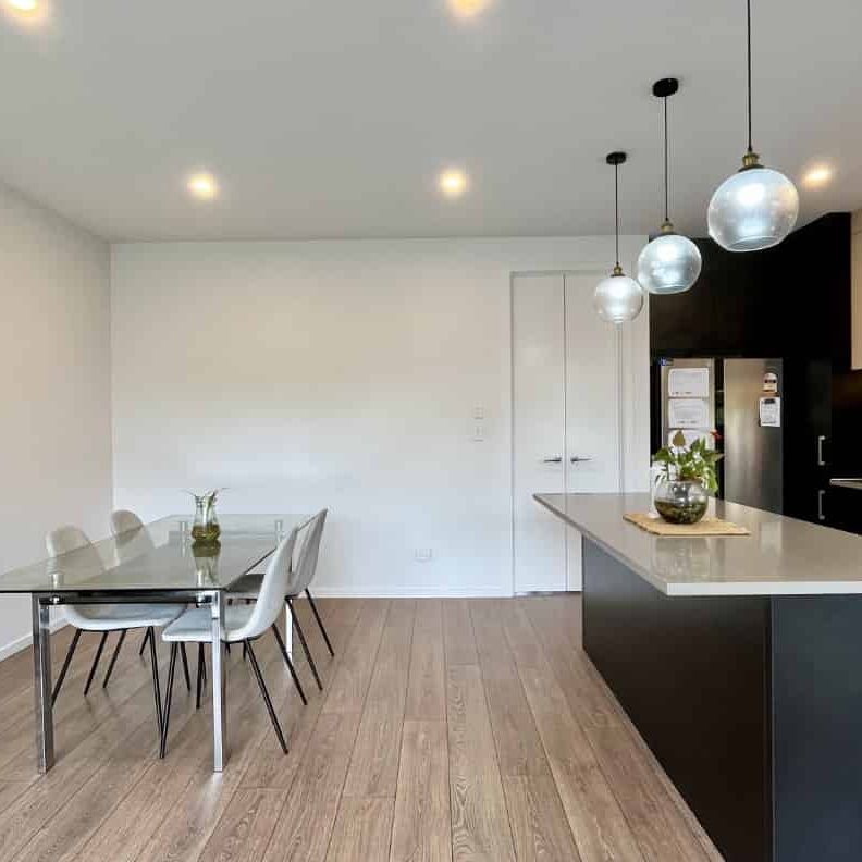 3 Bedroom home in Hobsonville with two carparks! - Photo 1