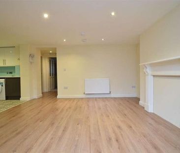 College Grove View, Wakefield, WF1 - Photo 3