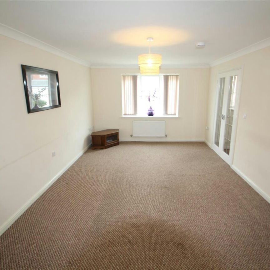 Barnacle Place, Newcastle-under-Lyme, ST5 - Photo 1