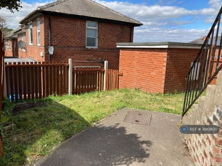 3 bedroom semi-detached house to rent - Photo 5