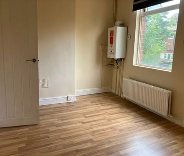 2 Bed Terraced House, Hallworth Road, M8 - Photo 4