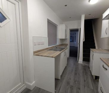 2 bedroom terraced house to rent - Photo 6