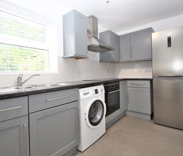 Lower Furney Close, High Wycombe - Photo 1