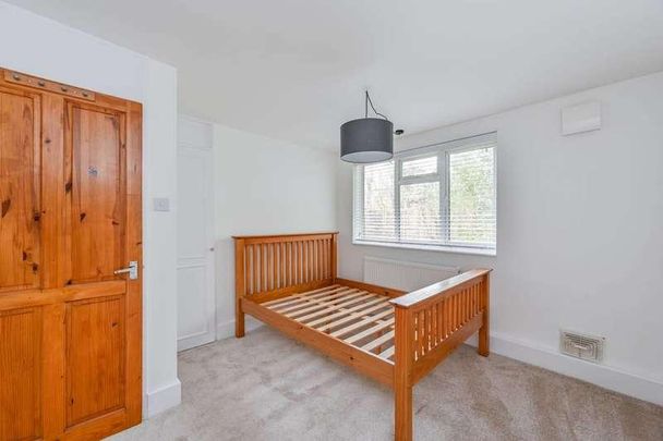 Burnbury Road, Balham, SW12 - Photo 1