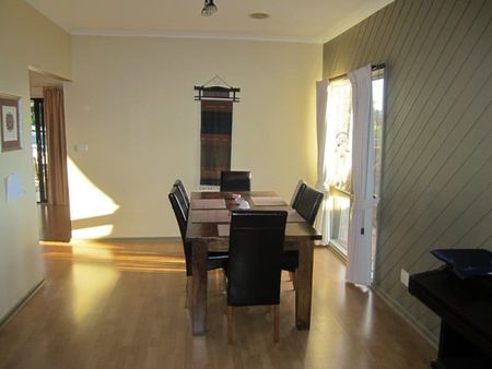 Light-Filled Family Home in a Quiet Battle-Axe Position - Photo 3
