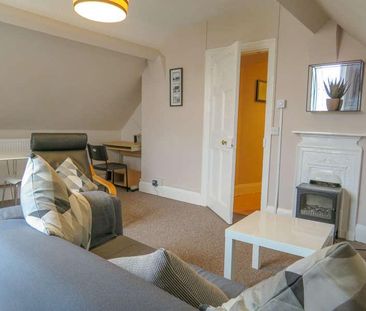 The Avenue, Newmarket, Suffolk, CB8 - Photo 1