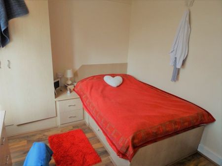 5 Bed - Sefton Court, Leeds, Ls6 - Photo 5