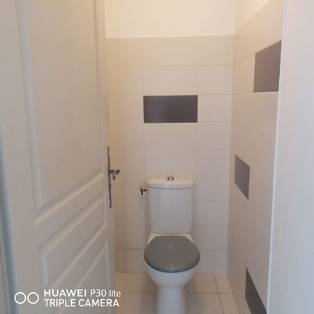 Location Appartement 3 pièces 56m² CHATEAURENARD 13160 - Photo 5