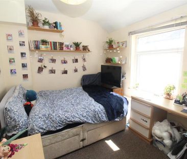 7 bedroom private hall to rent - Photo 3