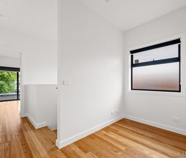 70B Beaconsfield Parade, Northcote - Photo 6