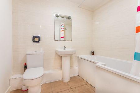 Room in a Shared Flat, Windmill House, E14 - Photo 4