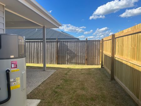 Prime Location, Brand New Duplex with Solar! - Photo 4