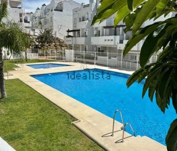 Alquiler de piso en Calle Villa Borghese - Photo 2