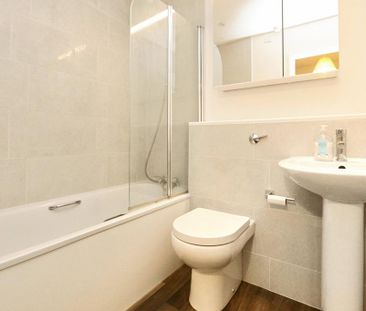 2 bedroom terraced house to rent - Photo 3