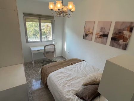 Calle Miraorquídeas, Málaga, Andalusia 29011 - Photo 4