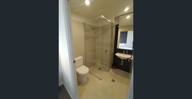 FULLY FURNISHED in CARLTON – FANTASTIC LOCATION! - Photo 1