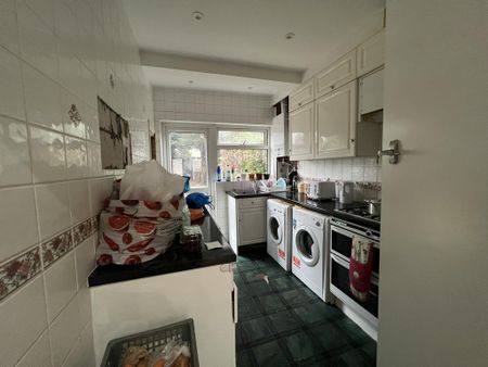 2 bedroom house share to rent - Photo 3