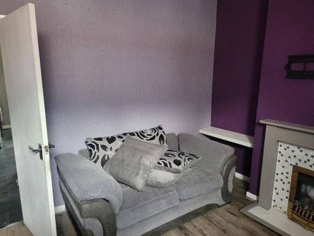 2 bedroom house share to rent - Photo 2