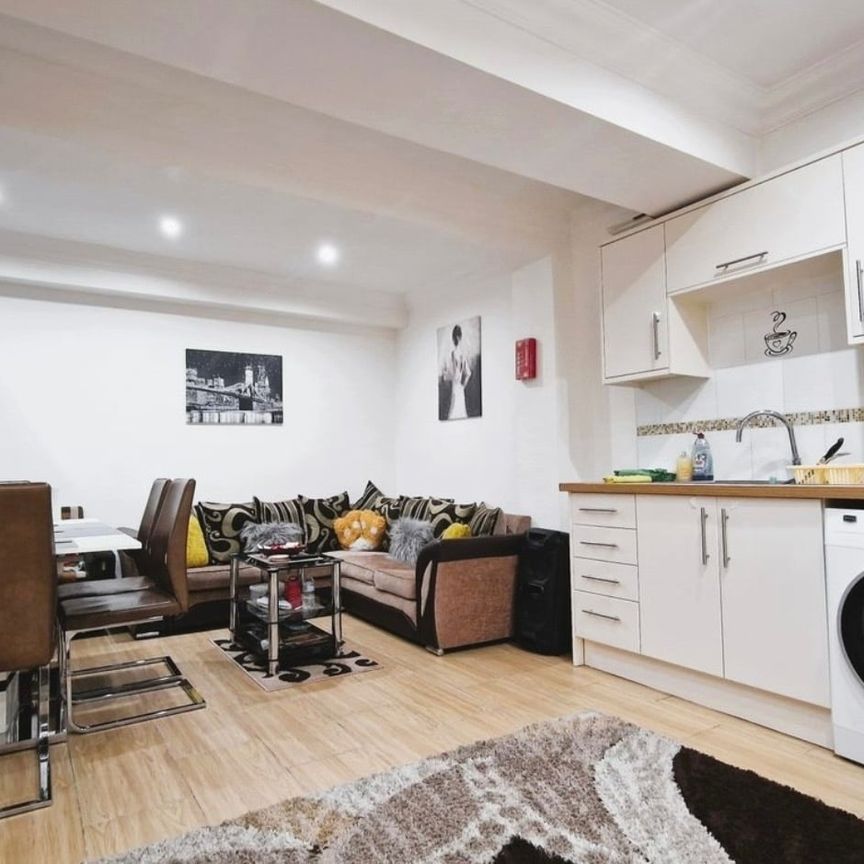 3 Bed Flat, Upton Lane, E7 - Photo 1