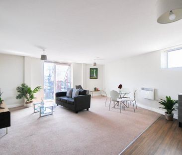 3 bedroom apartment to rent - Photo 3