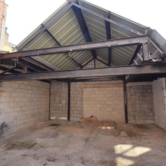 3 bedroom apartment to rent - Photo 1