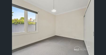 SUNNY AND SPACIOUS - Photo 2