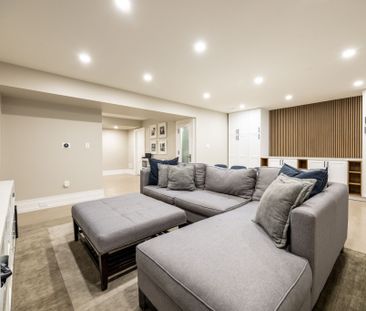 For Lease - 317 Sutherland Drive, Toronto, Ontario - Photo 3