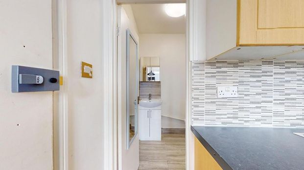 Studio to rent - Photo 1