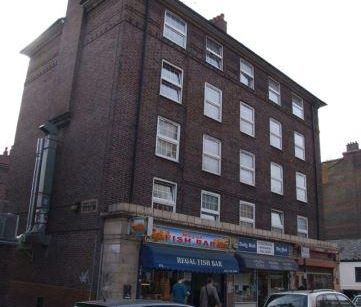 1 bedroom in a house share to rent - Photo 6