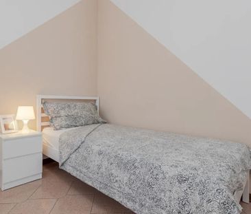 Via Urbino, Padova, Veneto 35142 - Photo 4