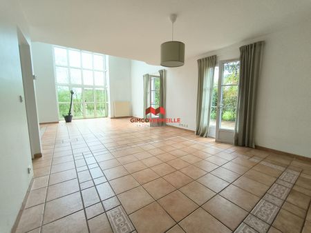 Location Maison 7 pièces 192m² - Photo 2