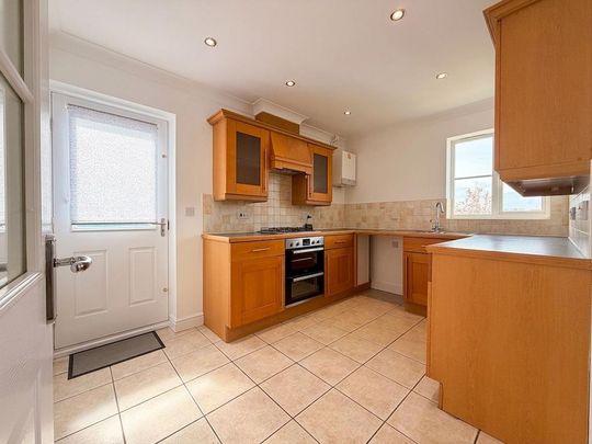 4 bedroom detached house to rent - Photo 1