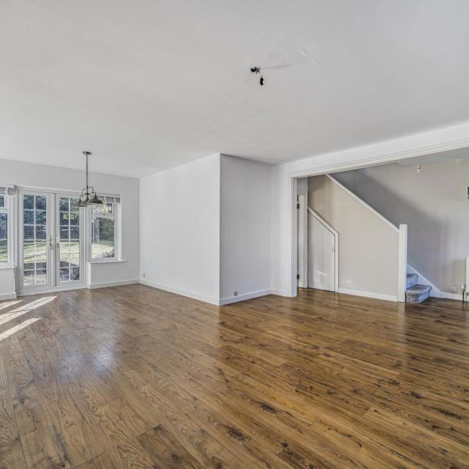 Cringle Drive, Cheadle, SK8 - Photo 1