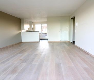 Lichtrijk appartement met 2 slpks en 2 terrassen voor 875 EUR/mnd - Photo 3